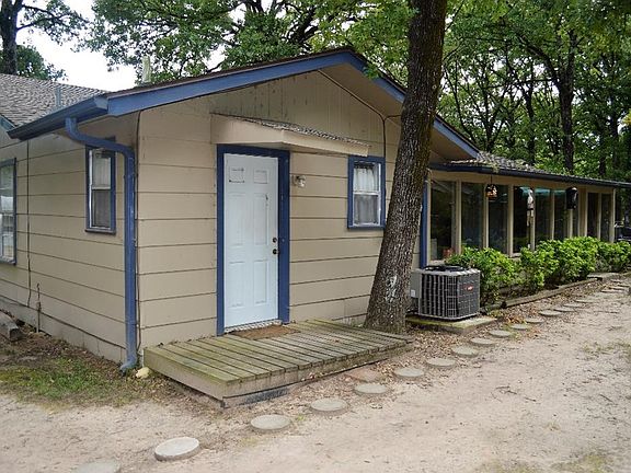 3rd image of 128 Wildgrove Dr
