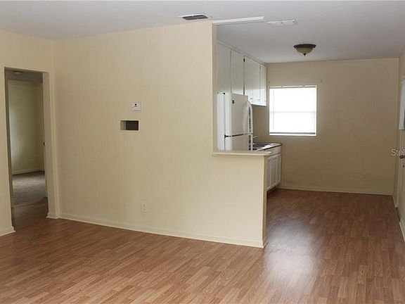 4th image of 2511 Highlawn Ave