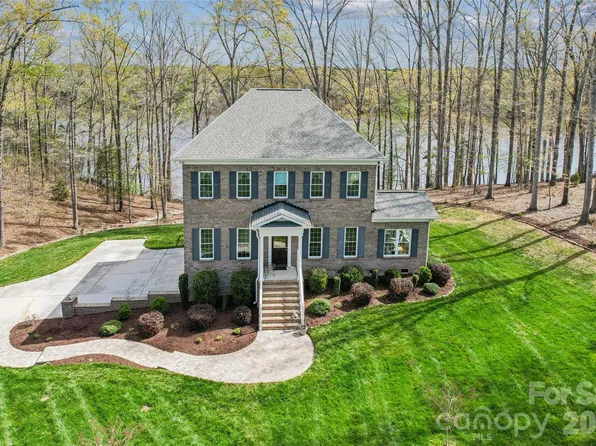 902 Bridgewater Dr, Monroe, NC 28112