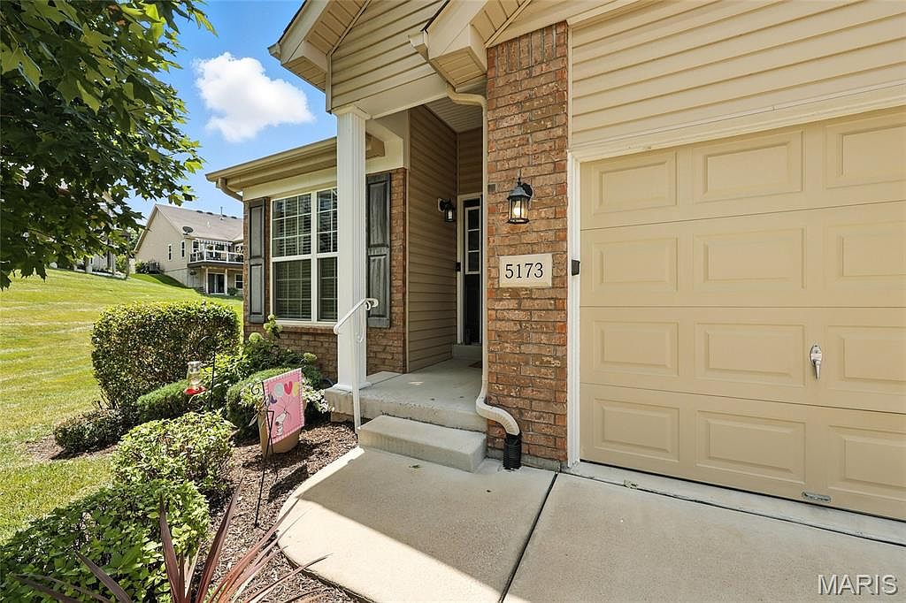 5173 Suson View Ct, Saint Louis, MO 63128 | Zillow