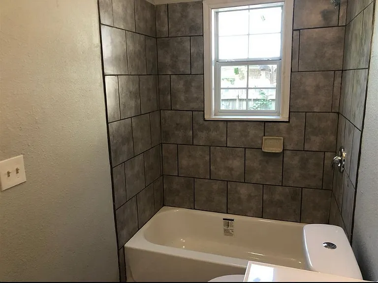620 Riverside Dr — Photo 22