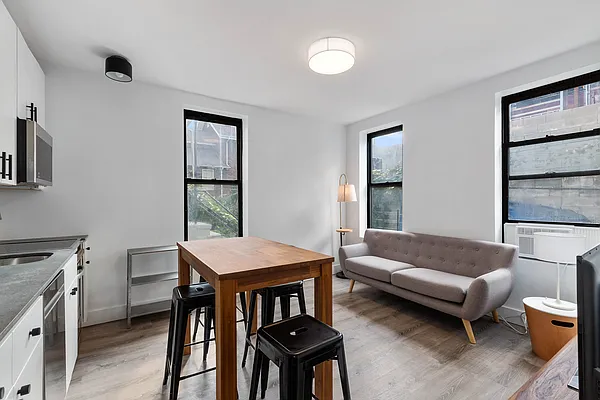 Rented by MNS | media 5