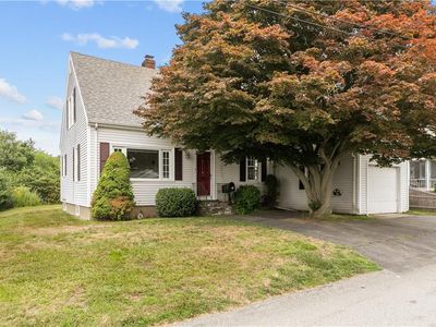 16 Narragansett Ave, Tiverton, RI, 02878