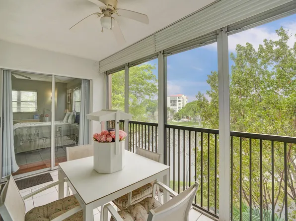 2208 S Cypress Bend Drive #401, Pompano Beach, FL 33069