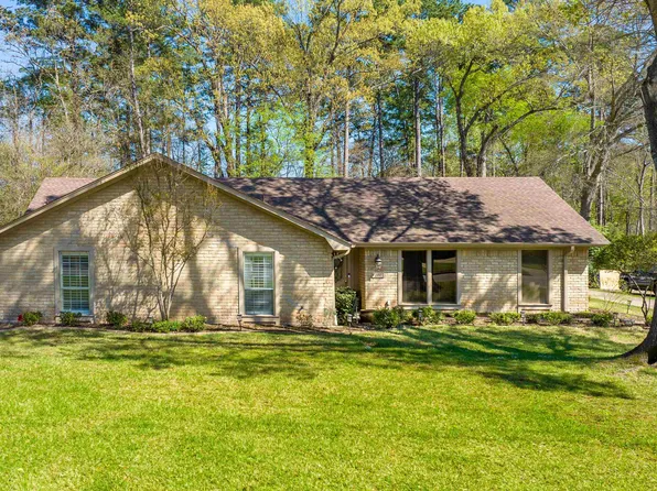 2002 Warwick Cir E, Longview, TX 75601