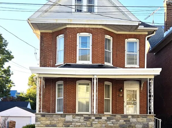 28 S Grant St, Waynesboro, PA 17268