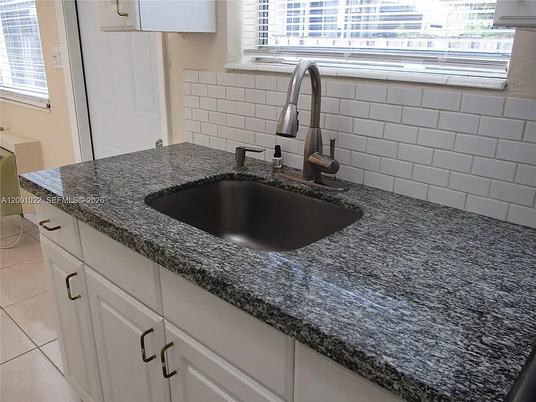 1949 Taylor St #9 — Photo 6
