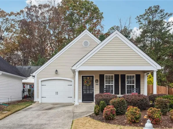 5039 Kathryn Glen Dr, Acworth, GA 30101