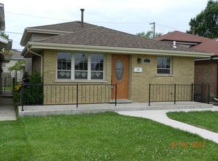 7724 Central Ave, Burbank, IL 60459