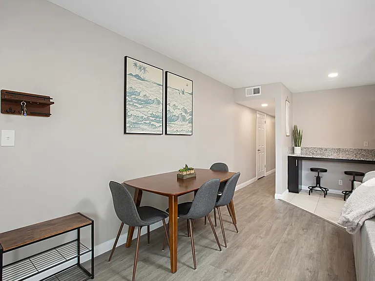 2151 Manchester Ave #B — Photo 7