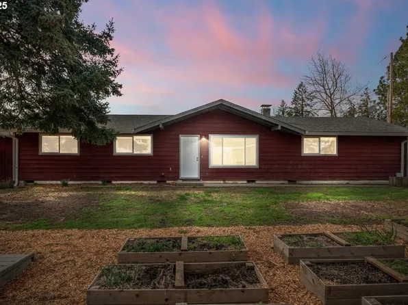 985 E 1st St, Yamhill, OR 97148