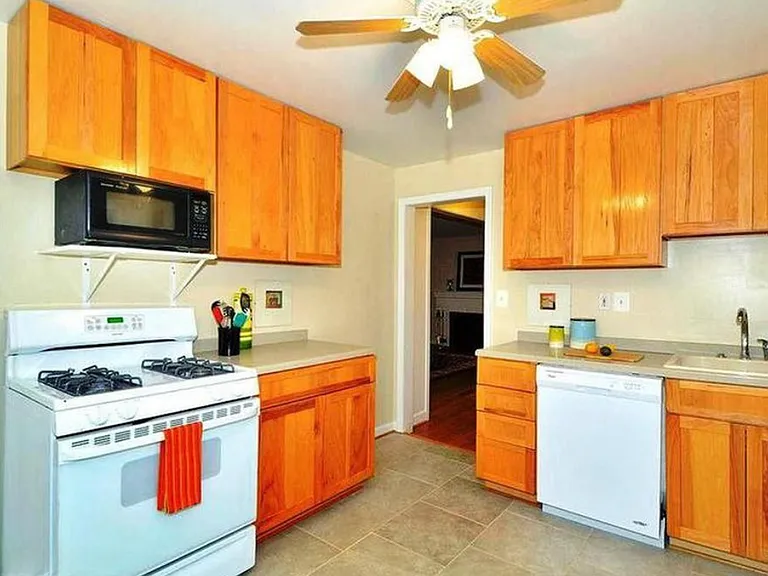 3518 Nimitz Rd — Photo 5