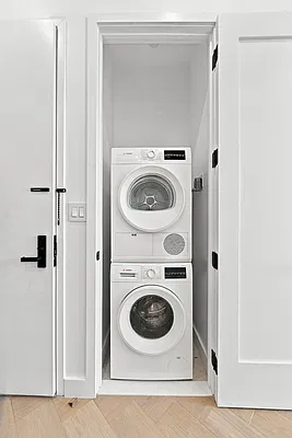 Laundry, photo 1
