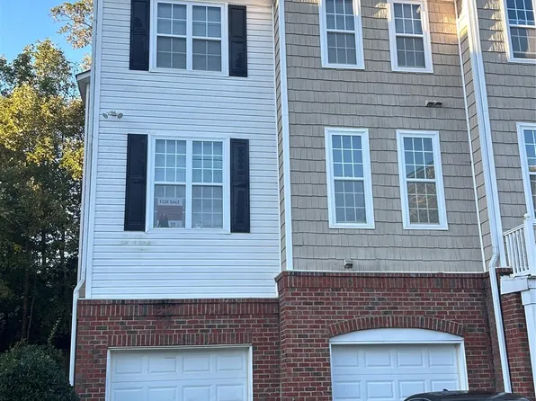 6826 Park Place Dr, Charlotte, NC 28262