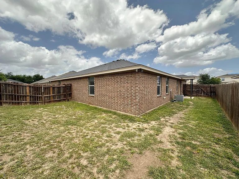 1306 Cavalry Ln — Photo 28