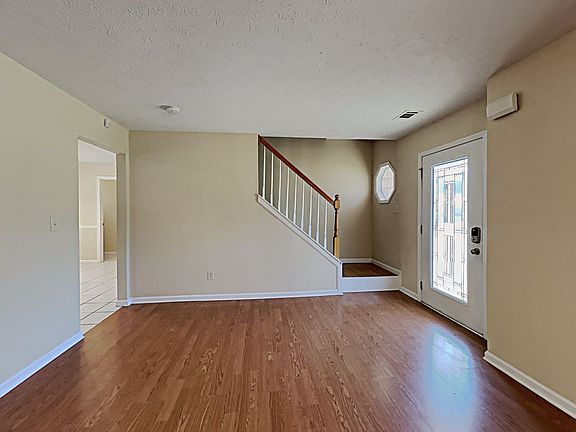 4th image of 4532 Beaverton Cir