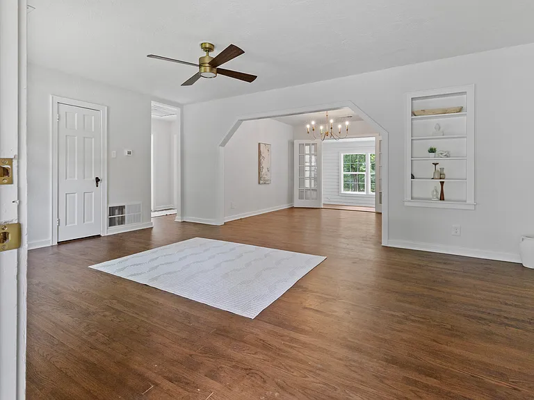 46 Vaughn Dr — Photo 6