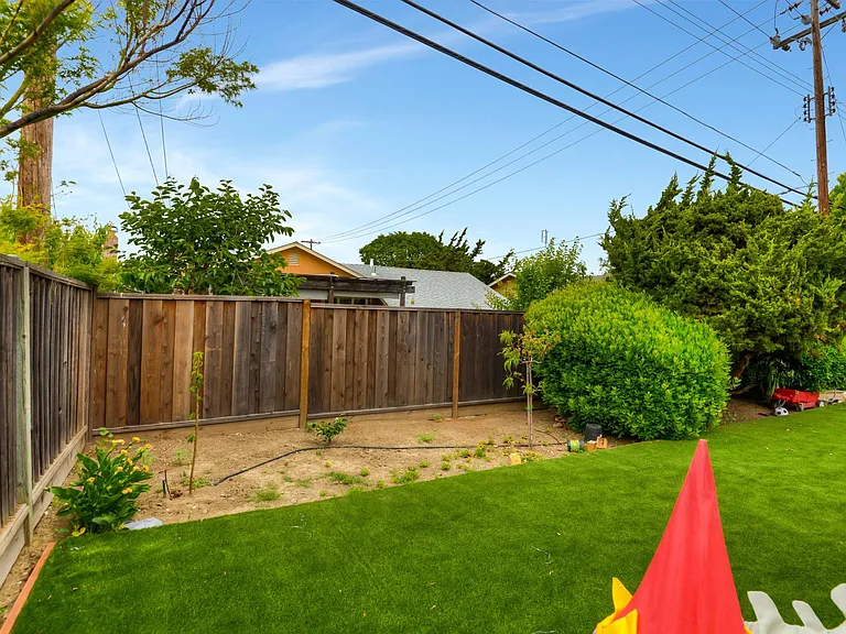 3125 Mauricia Ave — Photo 29