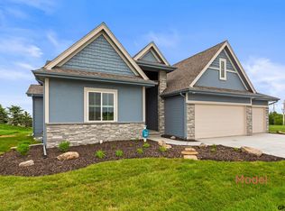 12555 Quail Dr, Bellevue, NE 68123