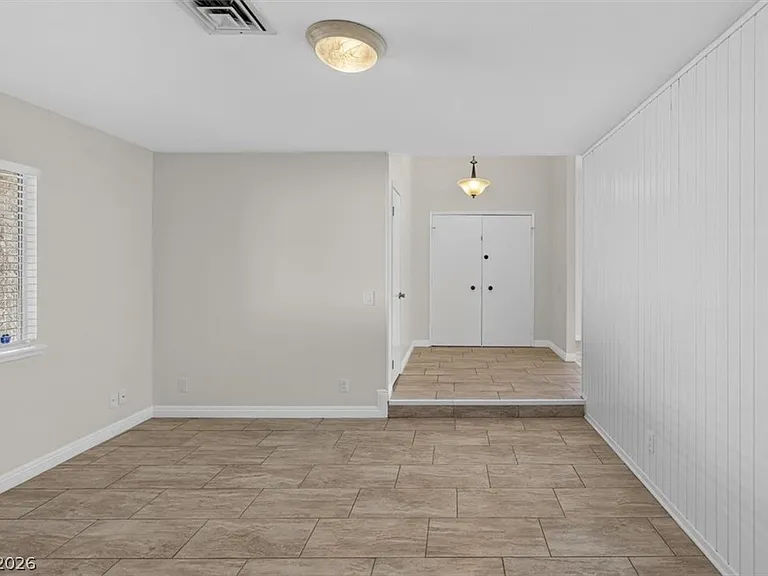 6834 Grandola Dr — Photo 5