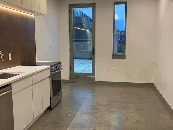 3rd image of 410 Tompkins Ave #7S