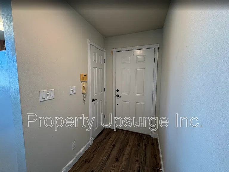 140 N 6th St — Photo 16