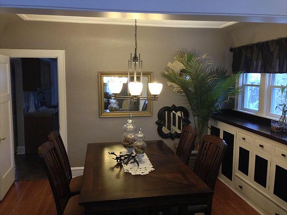 Formal Dinning room