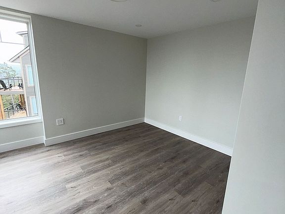 3rd image of 3 Tree Tops Ln Unit 101