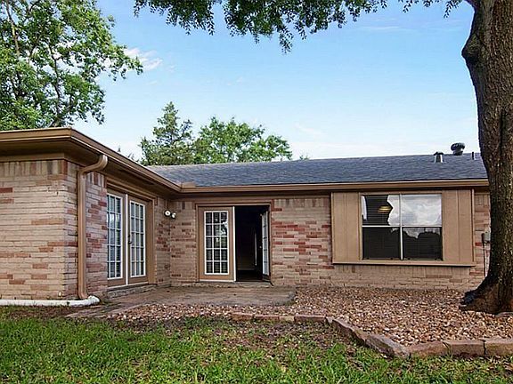4th image of 22551 Market Square Ln