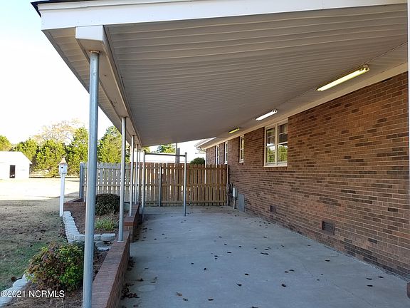 3rd image of 3004 Highway 55 E