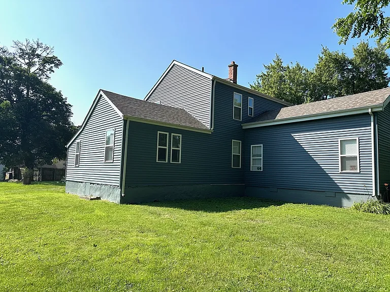 326 Railroad St #2 — Photo 16