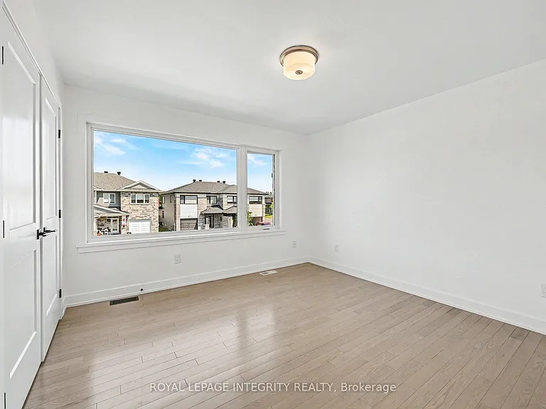 148 Thomas St S — Photo 17