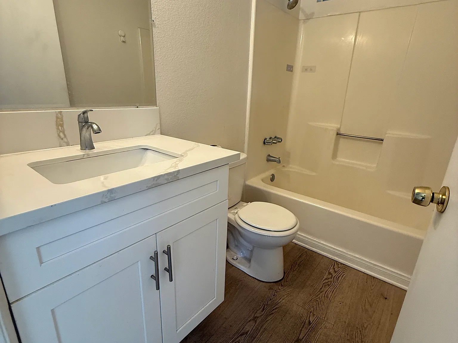 14141 Erwin St — Photo 3