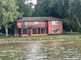 915 Oakridge Ave, Shoreview, MN 55126