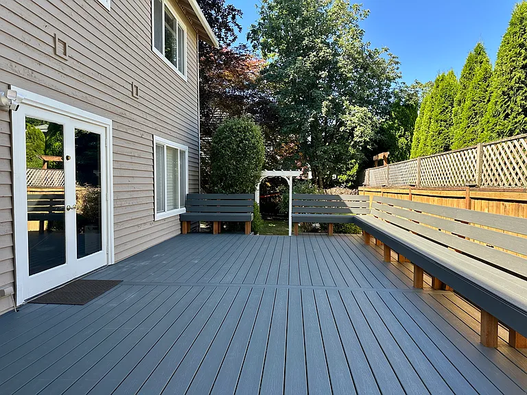 Expansive Trex Deck with Benches