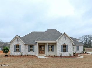 7951 Greenfield Dr, Meridian, MS 39305