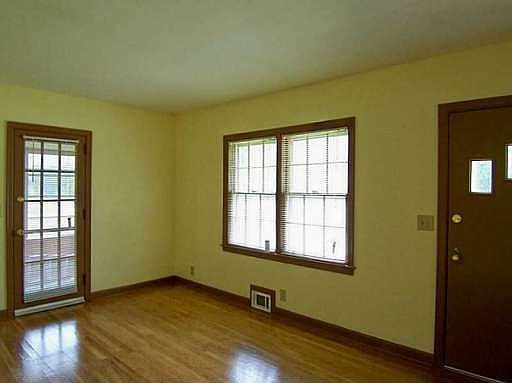 2nd image of 502 Stark St