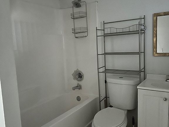 4th image of 1405 S Baird St #C