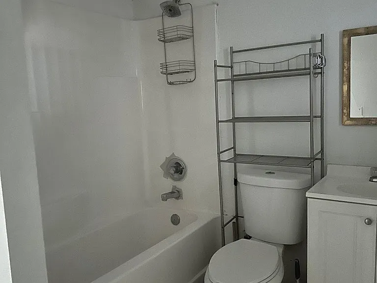 1405 S Baird St #C — Photo 2