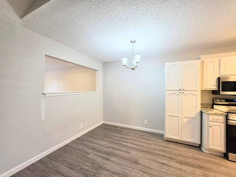11643 Creston St — Photo 6
