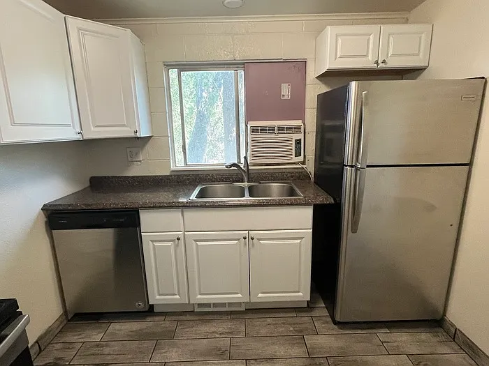 1882 Edison St #5 — Photo 4