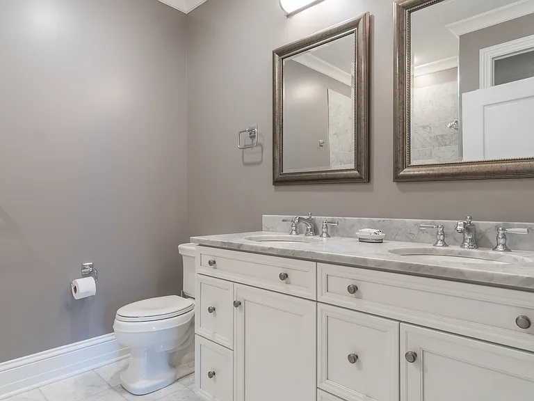 37 Henry St #401 — Photo 14