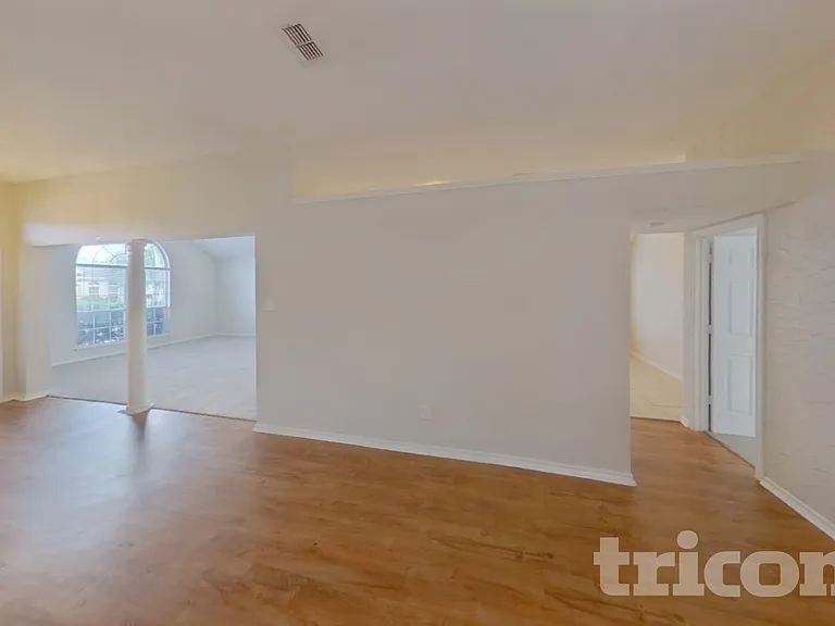 8021 Ashridge Rd — Photo 3