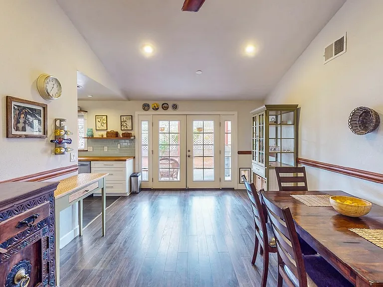 6543 Peachtree Ln — Photo 12