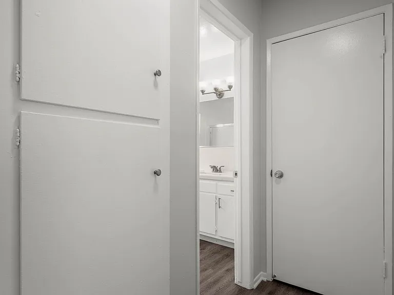 814 Victor Ave — Photo 17