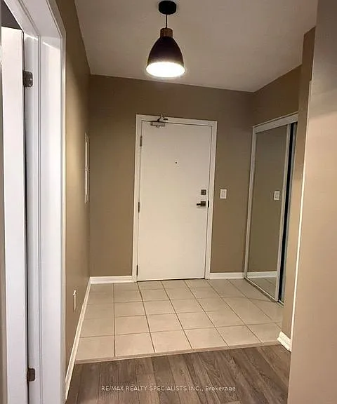 70 Baycliffe Cres #203 — Photo 4