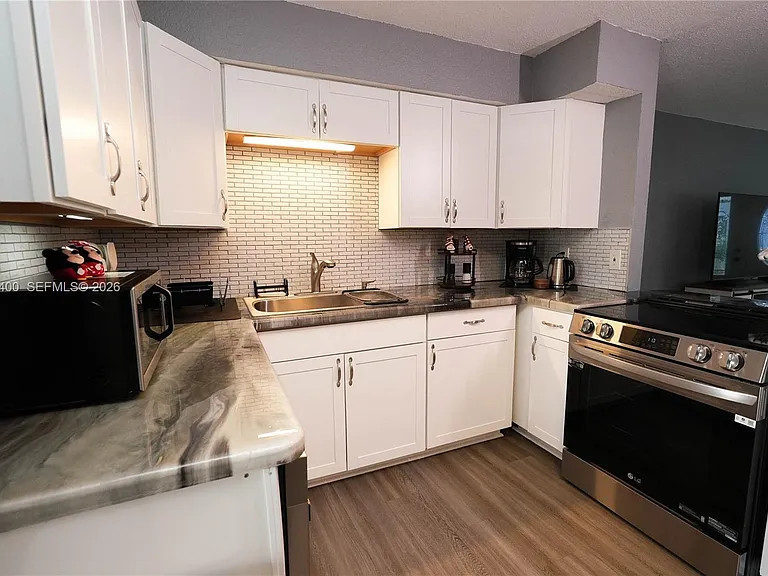 742 Granada St #A — Photo 37