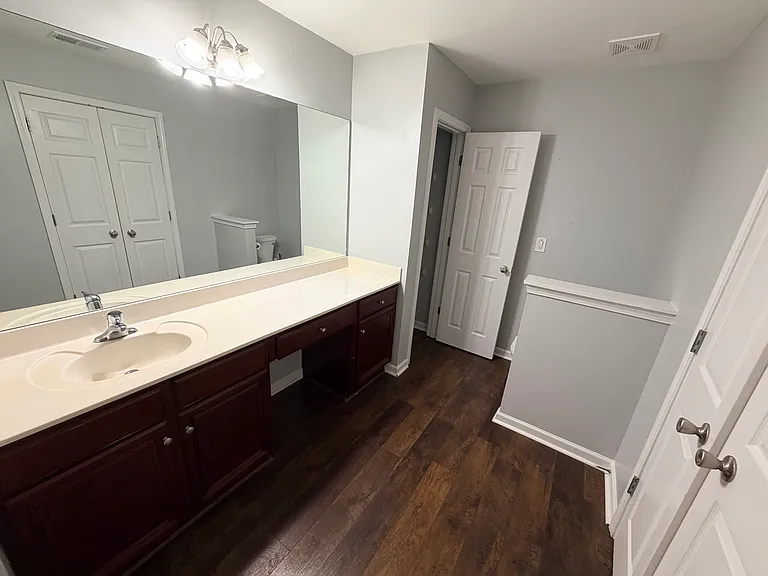 114 Creighton Ln — Photo 44