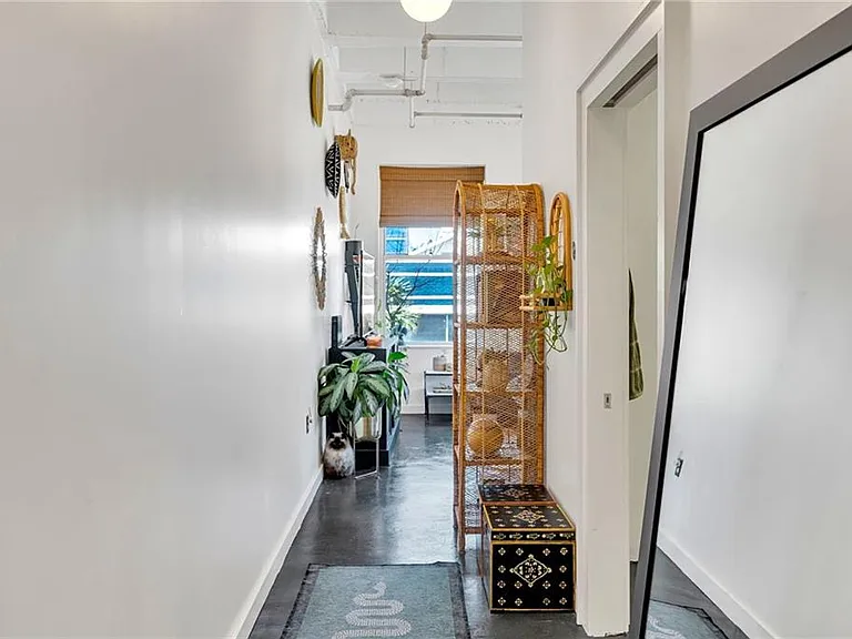 835 Julia St #4 — Photo 9