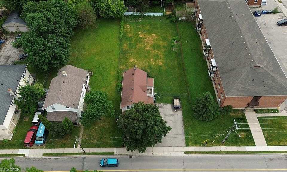 1st image of 841 Duke St